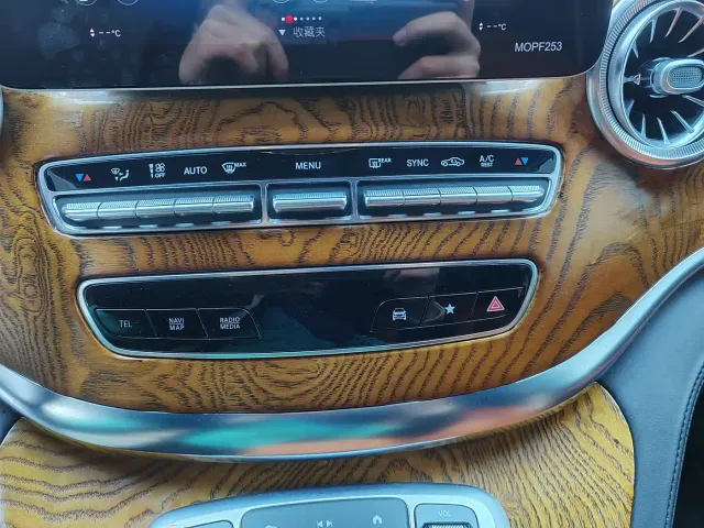Mercedes-Benz V-Class — Фото автомобиля 10