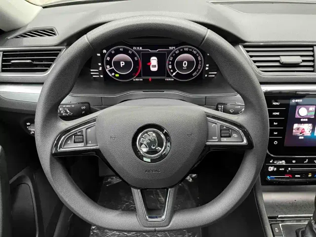 Skoda Superb — Фото автомобиля 8