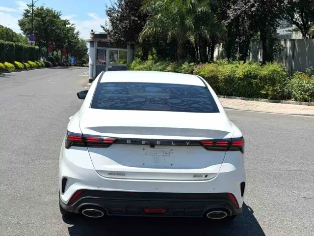 Geely Binrui — Фото автомобиля 8
