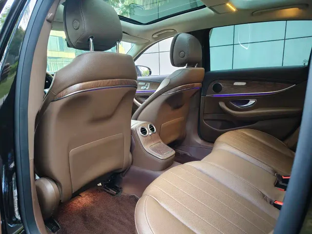 Mercedes-Benz E-Class — Фото автомобиля 15