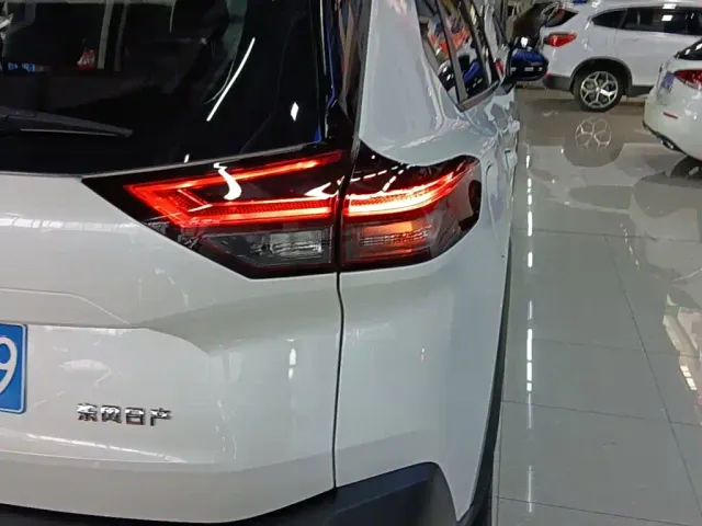 Nissan X-Trail — Фото автомобиля 7