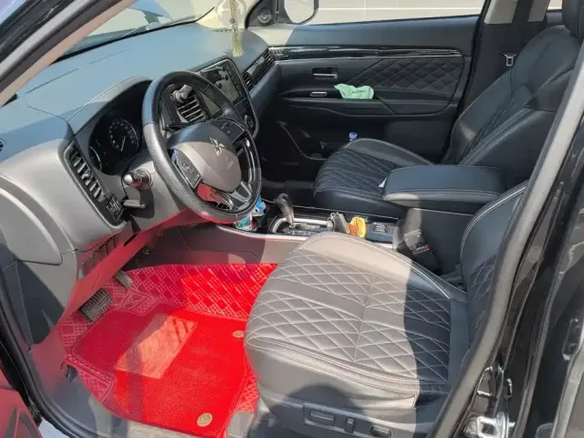 Mitsubishi Outlander — Фото автомобиля 9