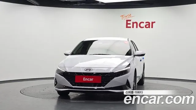 Hyundai Avante CN7 — Фото автомобиля 3