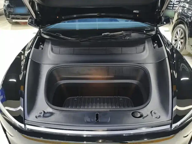 Tesla Model Y — Фото автомобиля 19