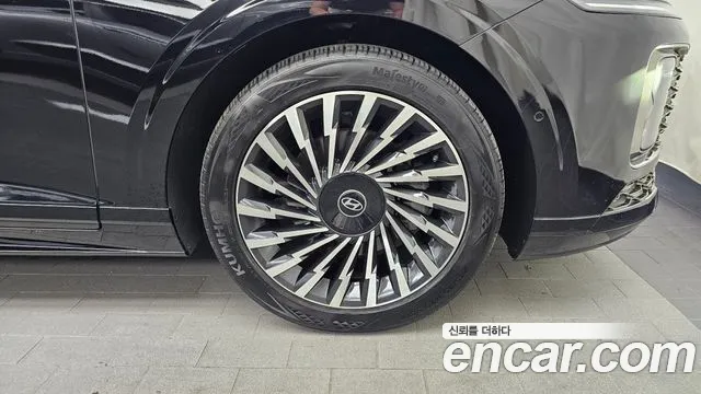 Hyundai Grandeur Grandeur (GN7) 2.5 Бензин 2WD — Фото автомобиля 19