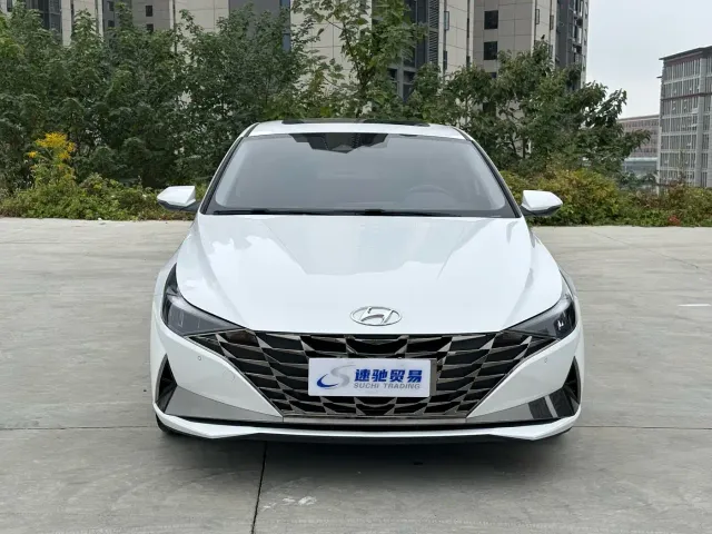Hyundai Elantra — Фото автомобиля 2