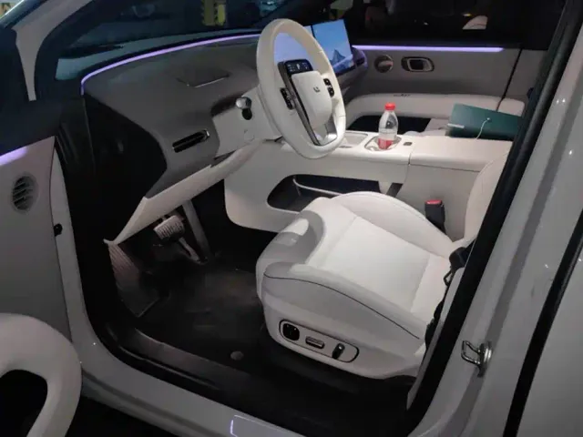 Li Auto i6 — Фото автомобиля 9