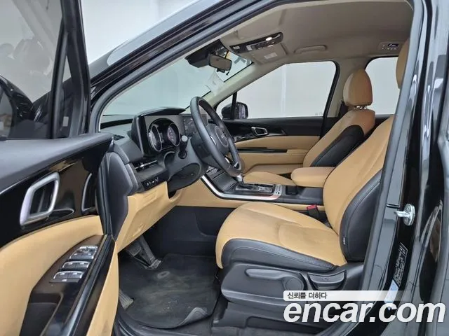 Kia Carnival Generation 4 — Фото автомобиля 11