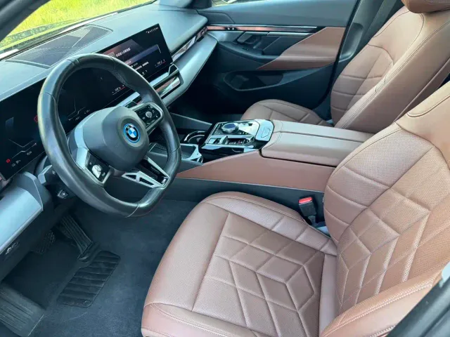 BMW i5 — Фото автомобиля 7
