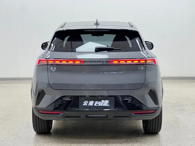 Lynk & Co 06 — Фото автомобиля 6