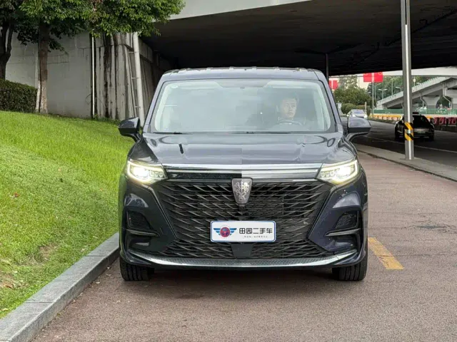 Roewe iMAX8 — Фото автомобиля 2