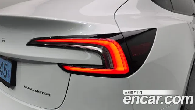Tesla Model 3 — Фото автомобиля 22