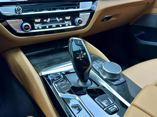 BMW 6 Series Gran Turismo — Фото автомобиля 14