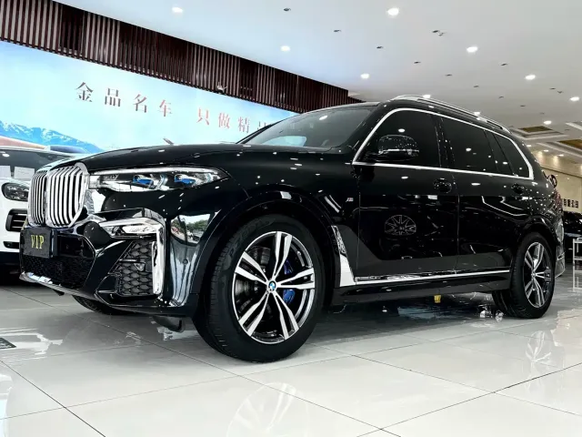 BMW X7 — Фото автомобиля 2