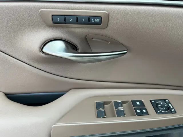 Lexus ES — Фото автомобиля 20