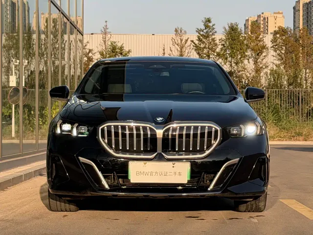BMW i5 — Фото автомобиля 5
