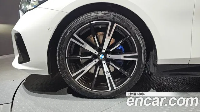 BMW 5-Series 5 серия (G60) 530i xDrive M Sport — Фото автомобиля 5
