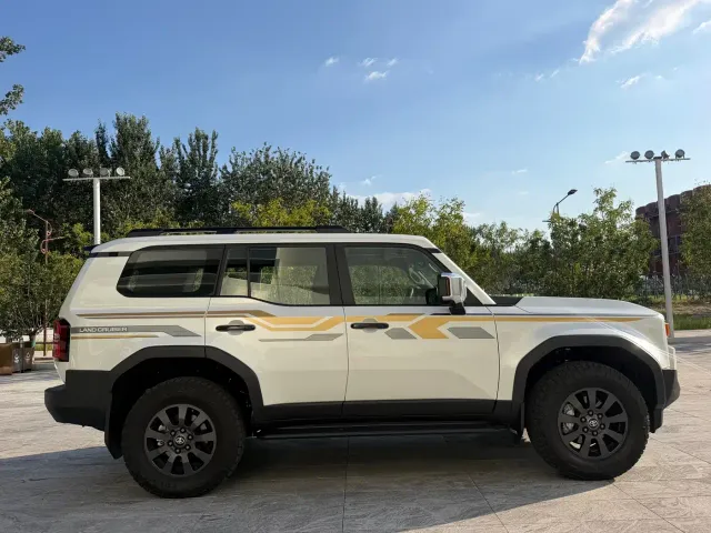 Toyota Prado — Фото автомобиля 4