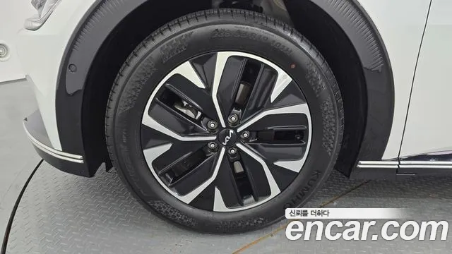 Kia EV6 — Фото автомобиля 3