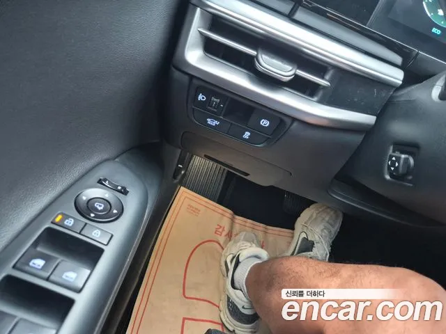 Hyundai Grandeur Grandeur (GN7) 2.5 Бензин 2WD — Фото автомобиля 15
