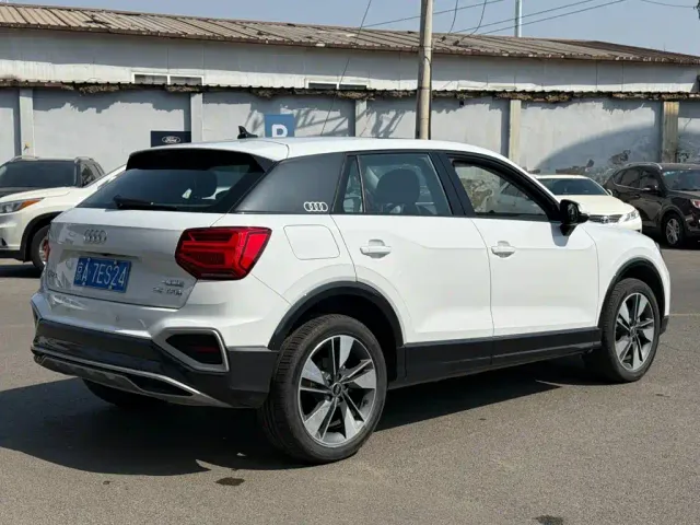 Audi Q2L — Фото автомобиля 4