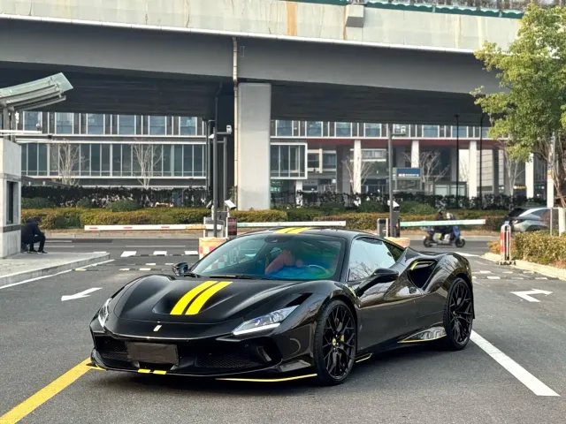 Ferrari F8 — Фото автомобиля 2