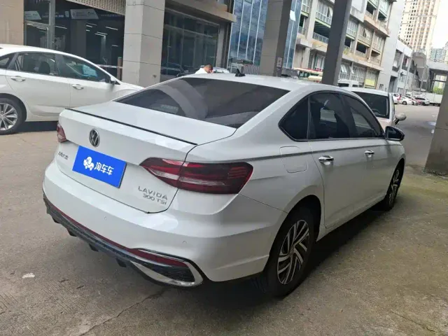 Volkswagen Lavida — Фото автомобиля 3