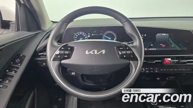 Kia Niro — Фото автомобиля 14