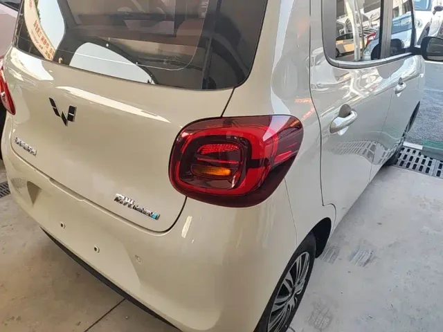 Wuling Hongguang Mini EV — Фото автомобиля 7