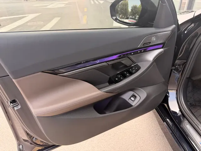 BMW 5 Series — Фото автомобиля 7