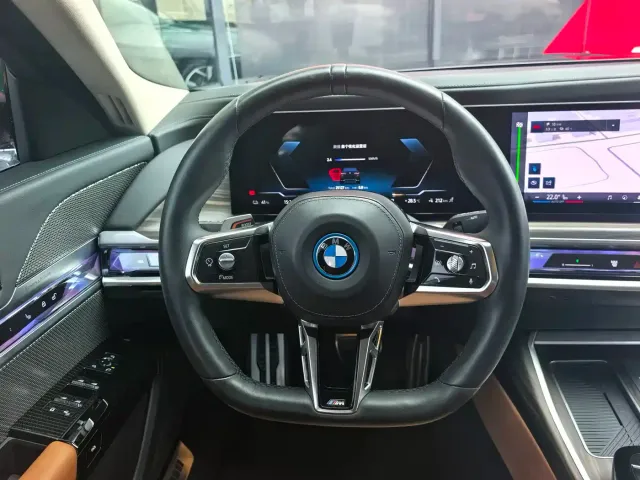 BMW BMW i7 2023 eDrive50L Leading M Sport Package — Фото автомобиля 8