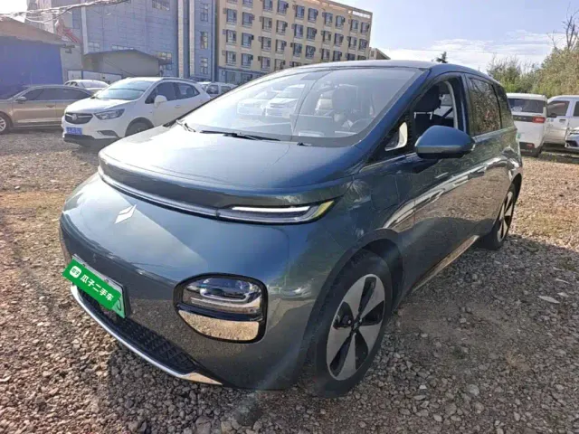 Фотография автомобиля — Baojun Cloud
