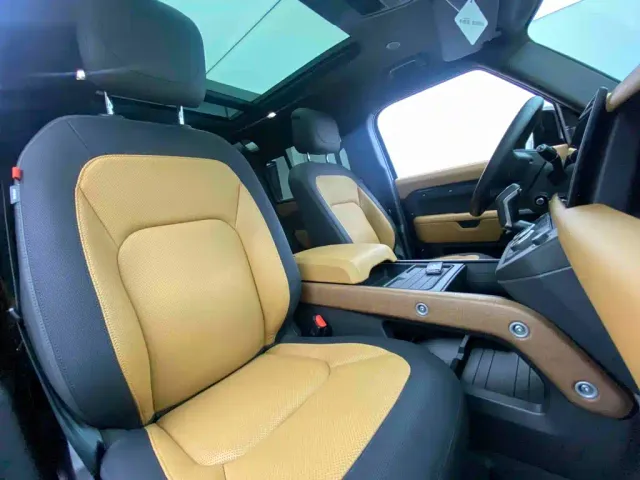 Land Rover Defender — Фото автомобиля 28