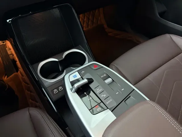 BMW iX1 — Фото автомобиля 14