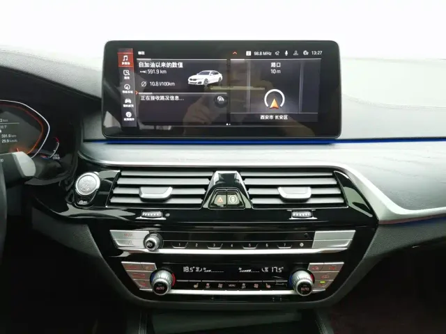 BMW 5 Series — Фото автомобиля 12