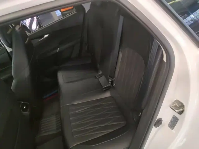 Changan Eado — Фото автомобиля 16