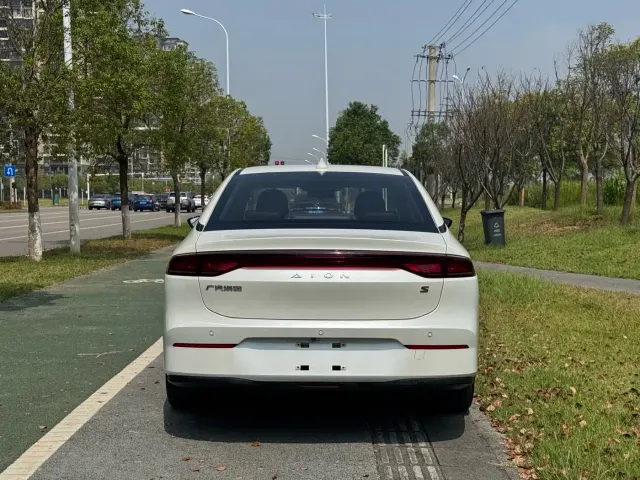 GAC Aion S — Фото автомобиля 5