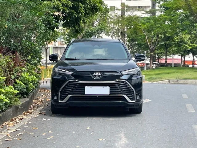 Toyota Frontlander — Фото автомобиля 2