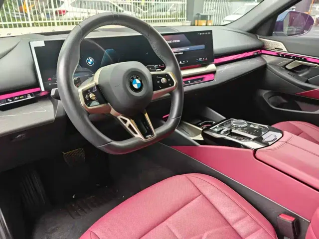 BMW 5 Series — Фото автомобиля 11