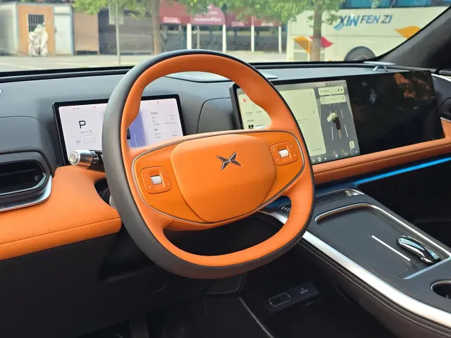 Xpeng G9 — Фото автомобиля 7