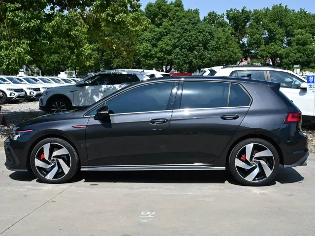 Volkswagen Golf GTI — Фото автомобиля 3