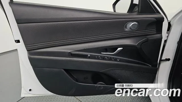 Hyundai AVANTE Avante (CN7) — Фото автомобиля 24