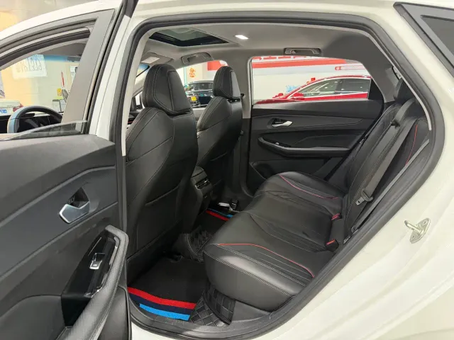 Geely Binrui — Фото автомобиля 5