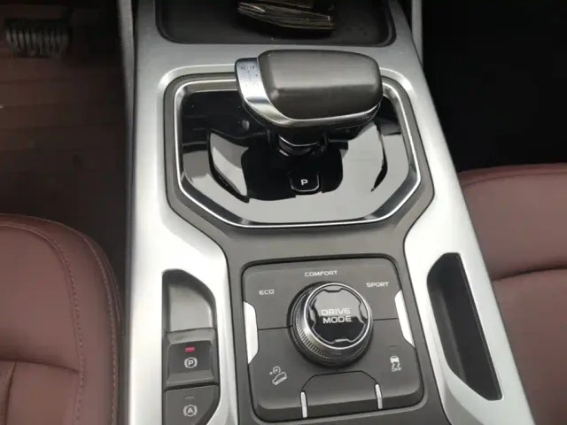 Geely Haoyue — Фото автомобиля 13