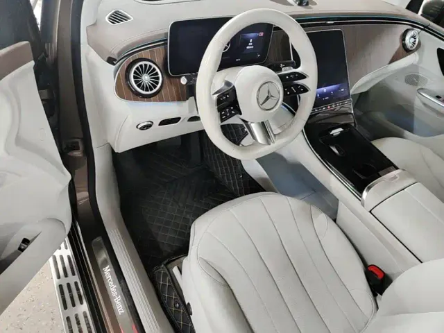 Mercedes-Benz EQE SUV — Фото автомобиля 20