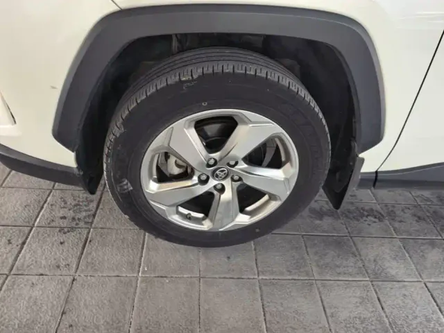 Toyota RAV4 — Фото автомобиля 22