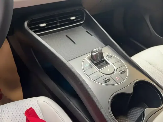 BYD Hai Bao 05 DM-i 2025 DM-i Smart Drive Edition 55KM Luxury — Фото автомобиля 10