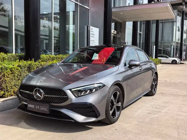 Фотография автомобиля — Mercedes-Benz A-Class
