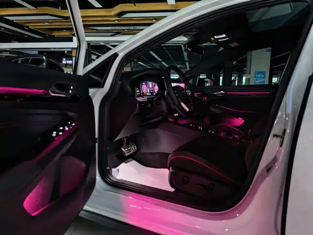 Volkswagen Golf GTI — Фото автомобиля 15