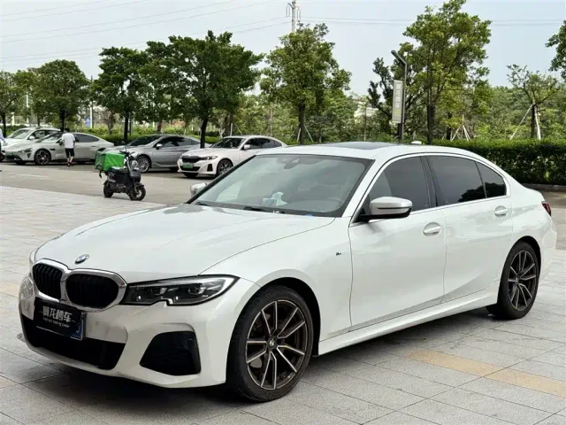 Фотография автомобиля — BMW 3 Series